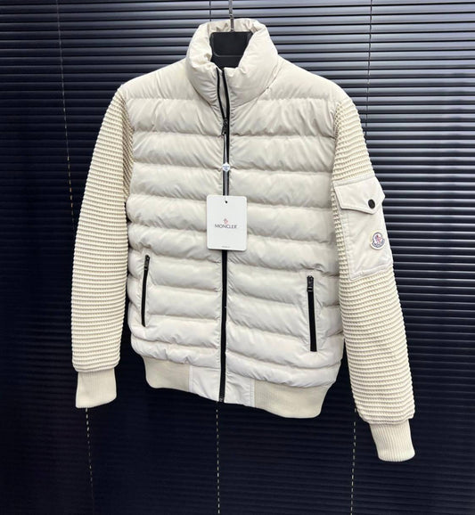 Moncler Jacket - 738