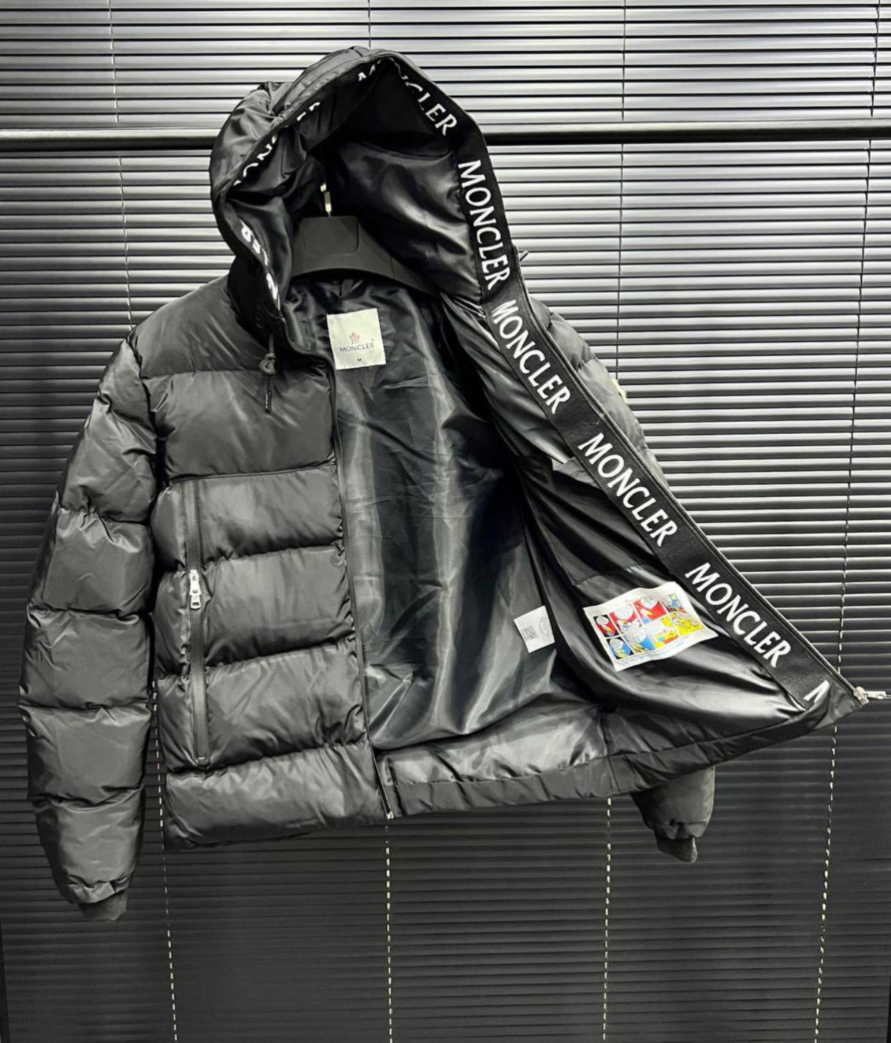Moncler Jacket - 735