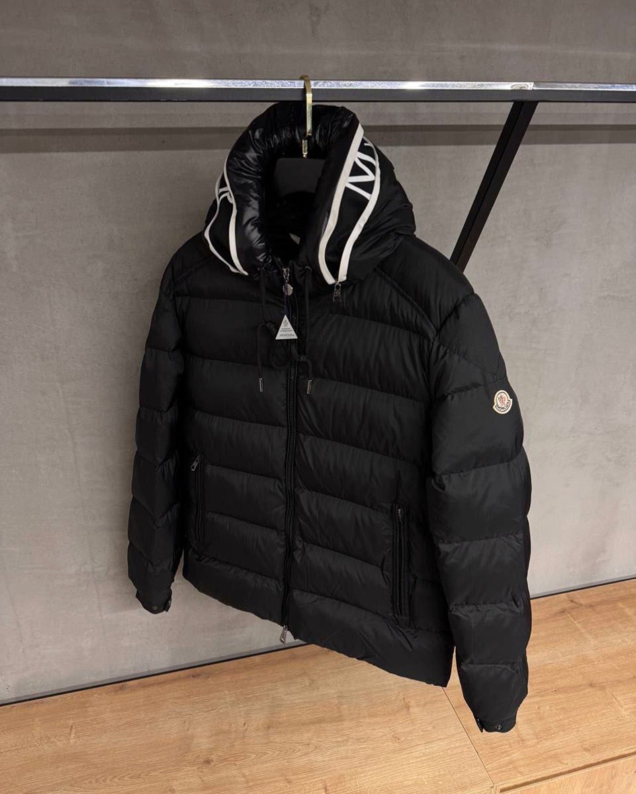Moncler Jacket - 764