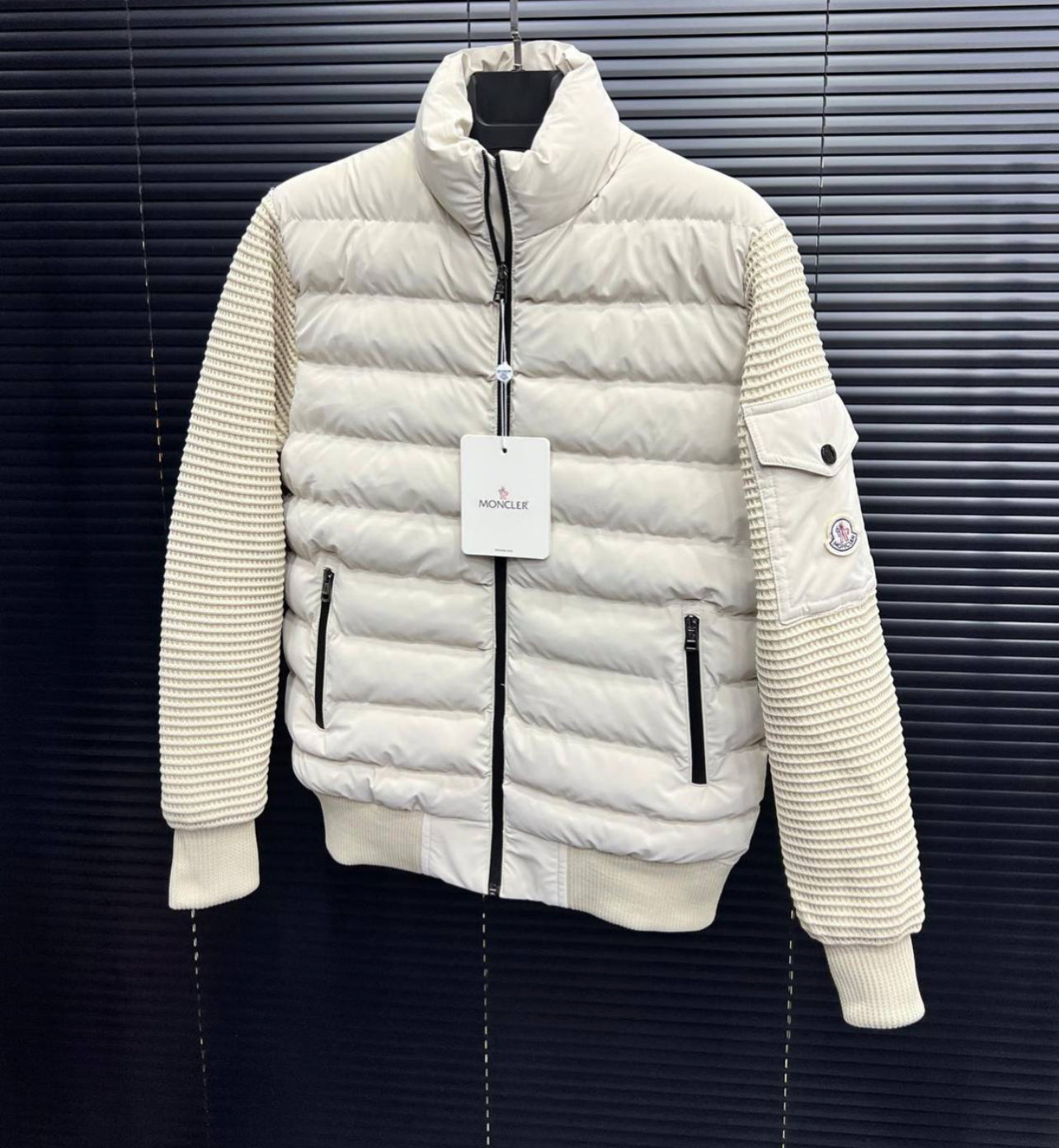 Moncler Jacket - 738